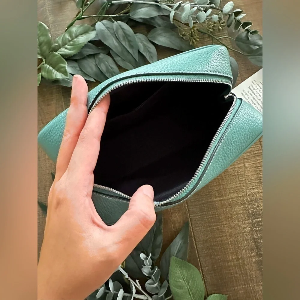 Coach Bag Cosmetic NWT - Picture 3 of 7